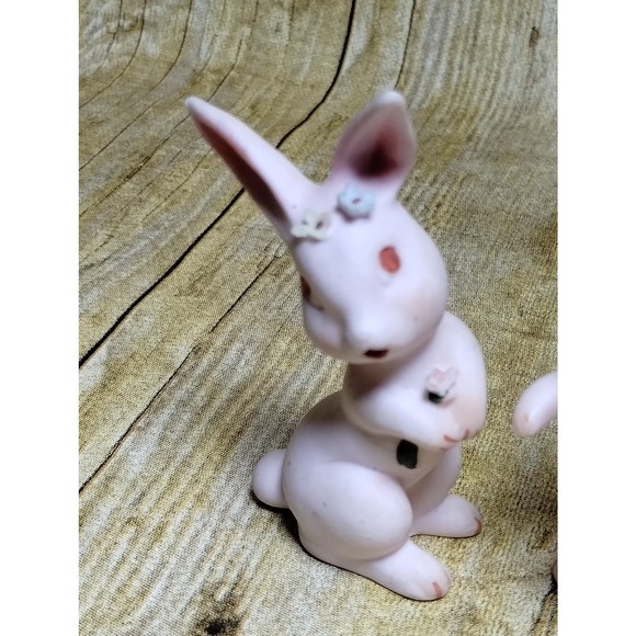 Vtg Creepy Pink Bunny Rabbit Salt Pepper Shaker Anthropromorphic Flowers Red Eye - Picture 3 of 6
